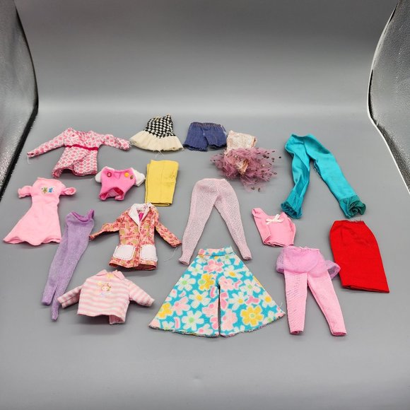 Vintage Barbie Clothes Lot - 30 Pieces + 3 Shoes - Some Need Repair - Rare - Picture 5 of 11